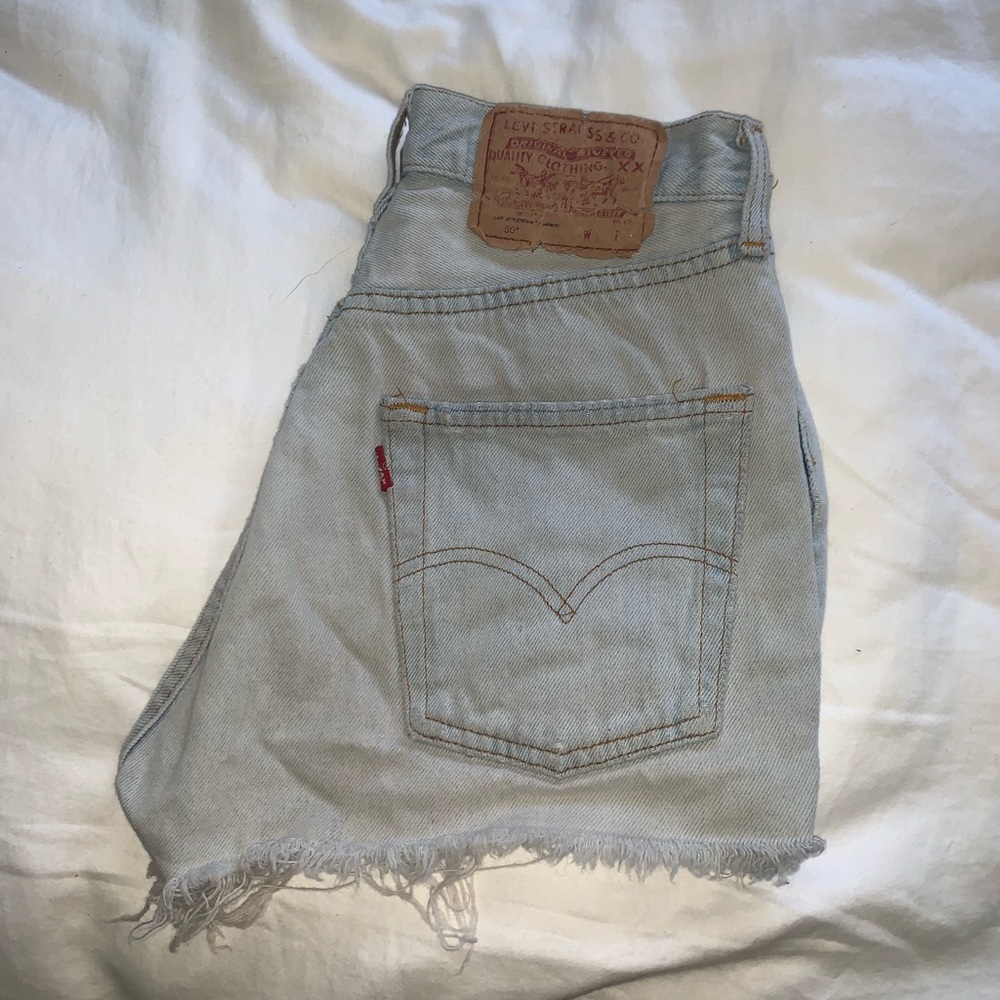LEVI’s 501 high waist shorts, light wash